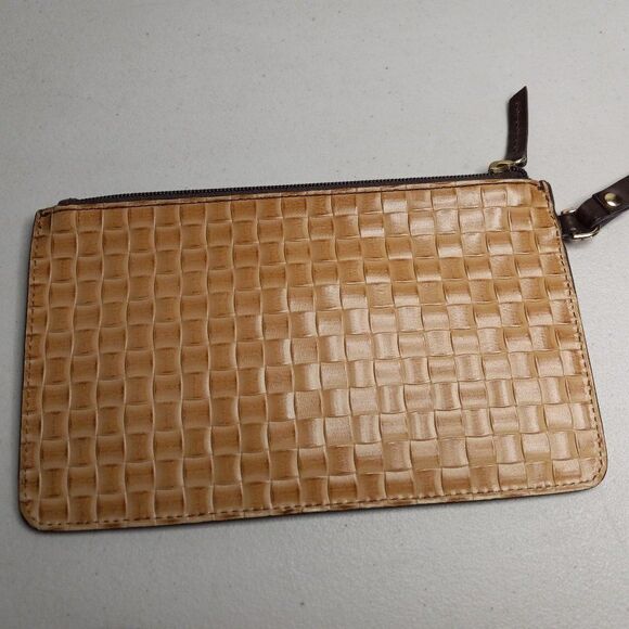 Dooney & Bourke Woven pattern Wristlet - Picture 7 of 7